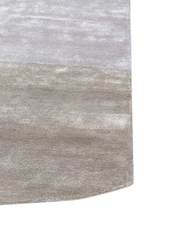 Designer teppe spesiell form - 240 x 150 cm - lysegrå
