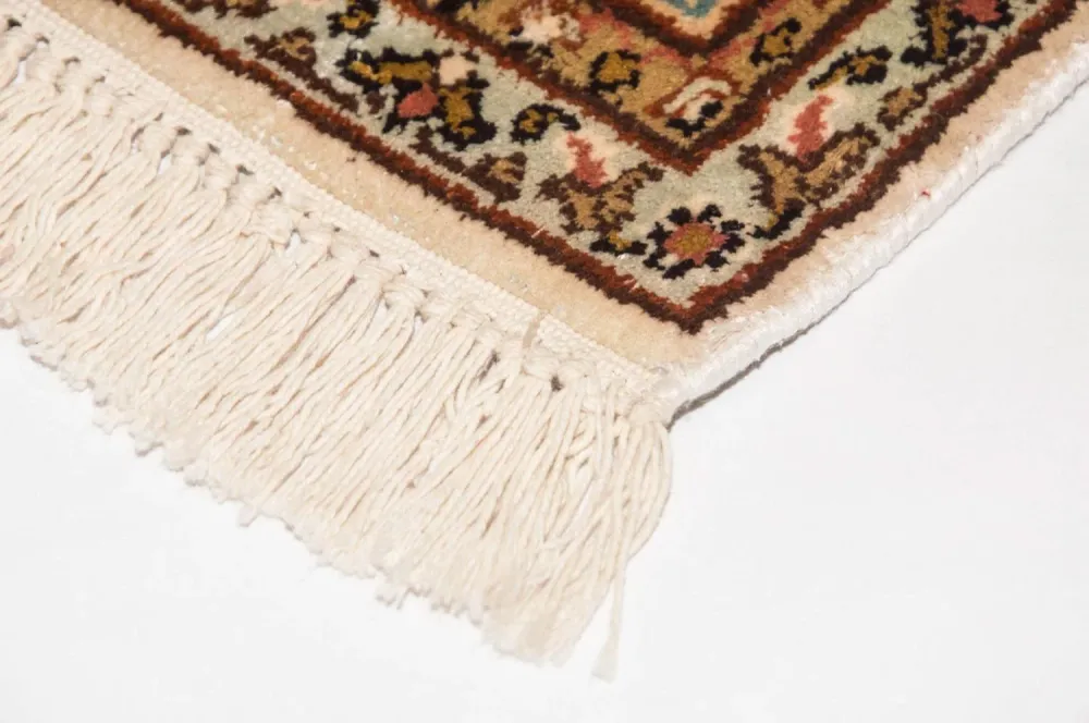 Silketeppe - Kashmir silke - 123 x 79 cm - beige
