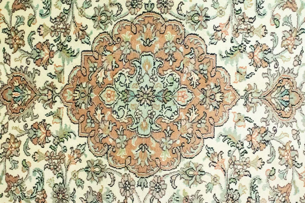 Silketeppe - Kashmir silke - 183 x 129 cm - beige