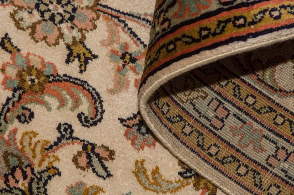 Silketeppe - Kashmir silke - 184 x 124 cm - beige