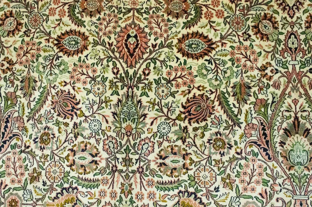 Silketeppe - Kashmir silke - 316 x 211 cm - beige