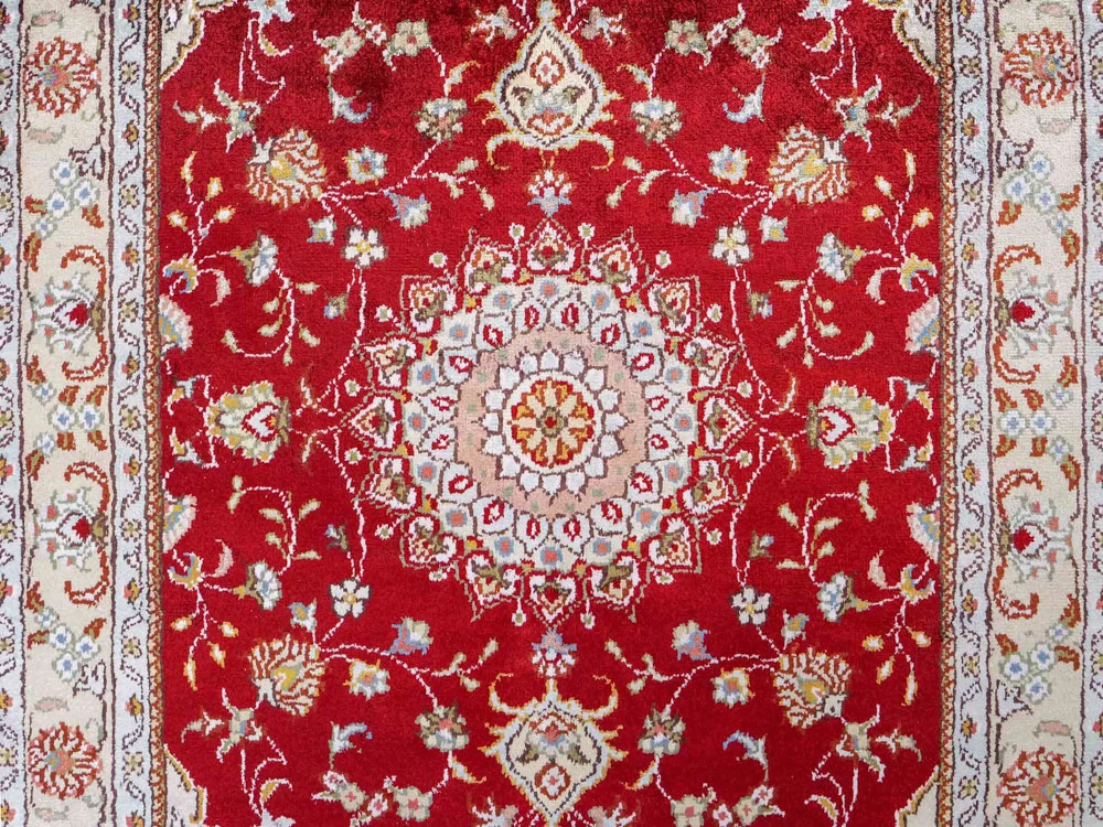 Silketeppe - Kina silke - 120 x 77 cm - rød