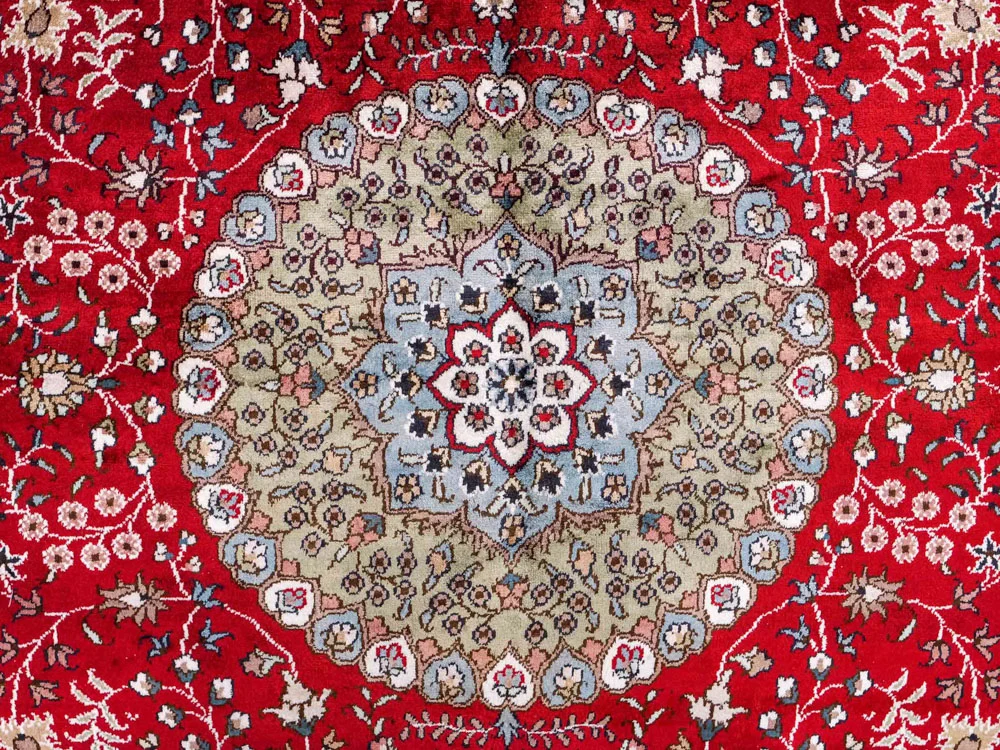 Silketeppe - Kina silke - 246 x 152 cm - rød