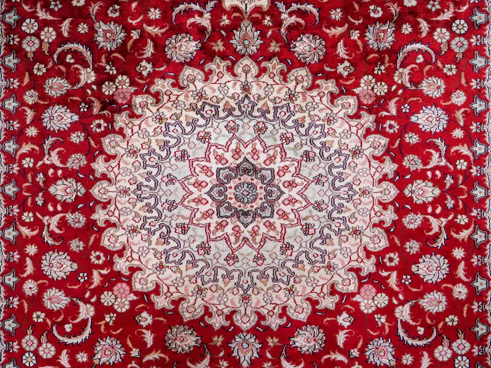 Silketeppe - Kina silke - 263 x 180 cm - rød