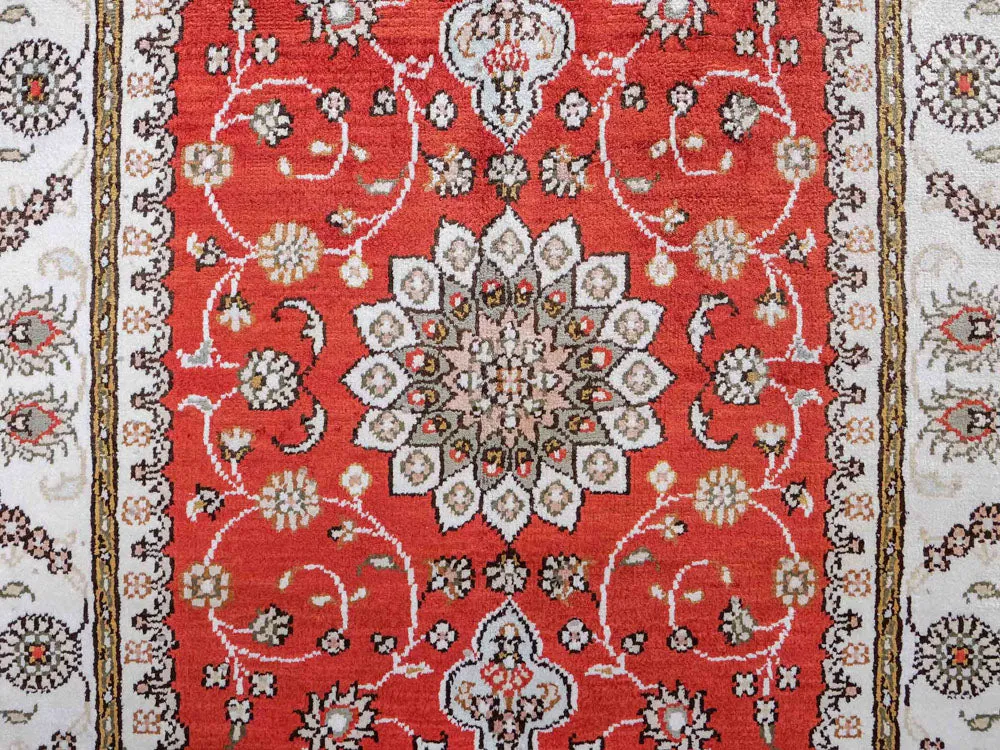 Silketeppe - Kina silke - 93 x 61 cm - rød