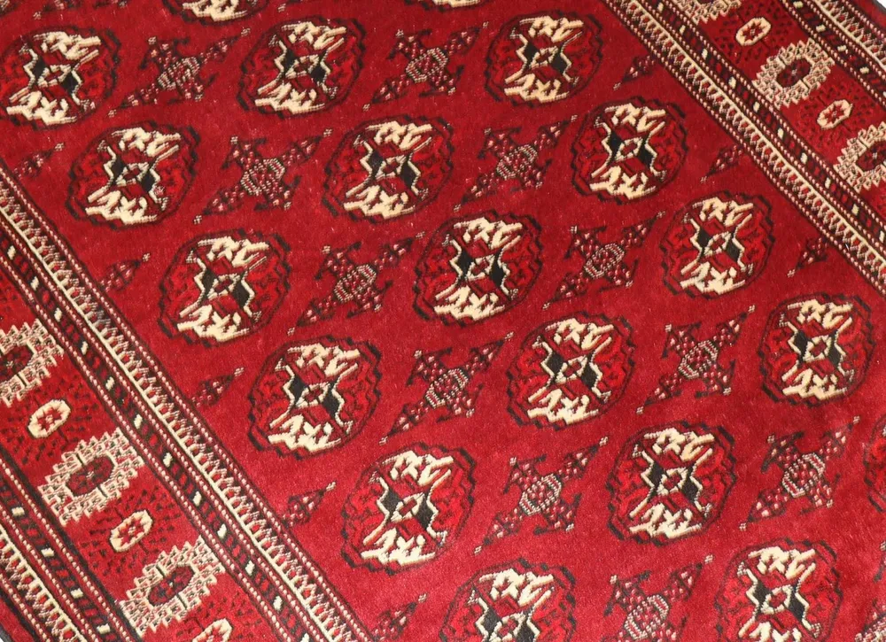 Turkaman teppe - 182 x 137 cm - mørk rød