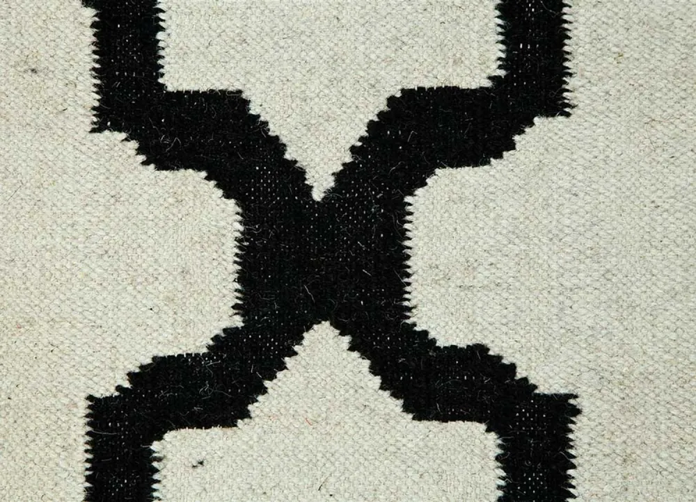 Ullteppe - 240 x 150 cm - svart og hvitt